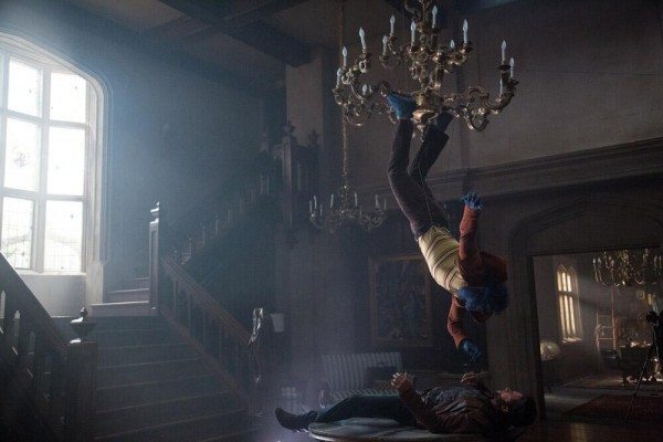 x-men-days-of-future-past-nicholas-hoult-hugh-jackman1-600x400
