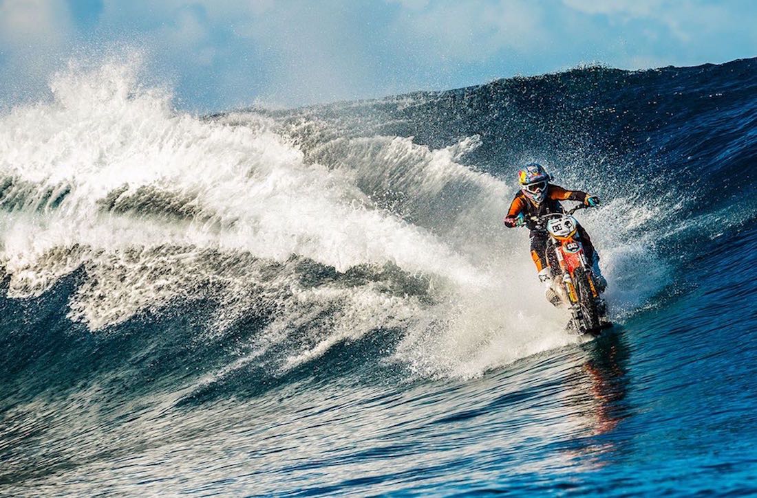 surf en motocicleta