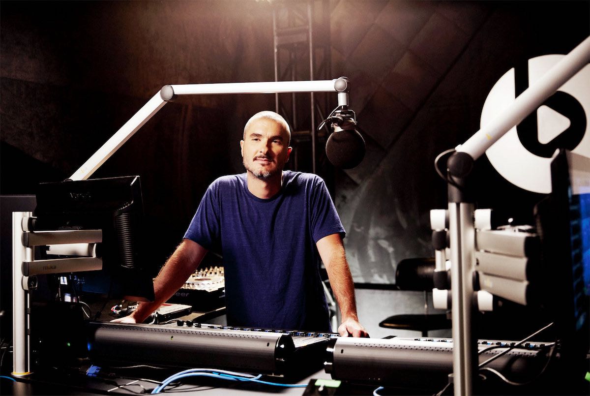 Zane Lowe DJ de Beats 1, la radio principal de Apple Music