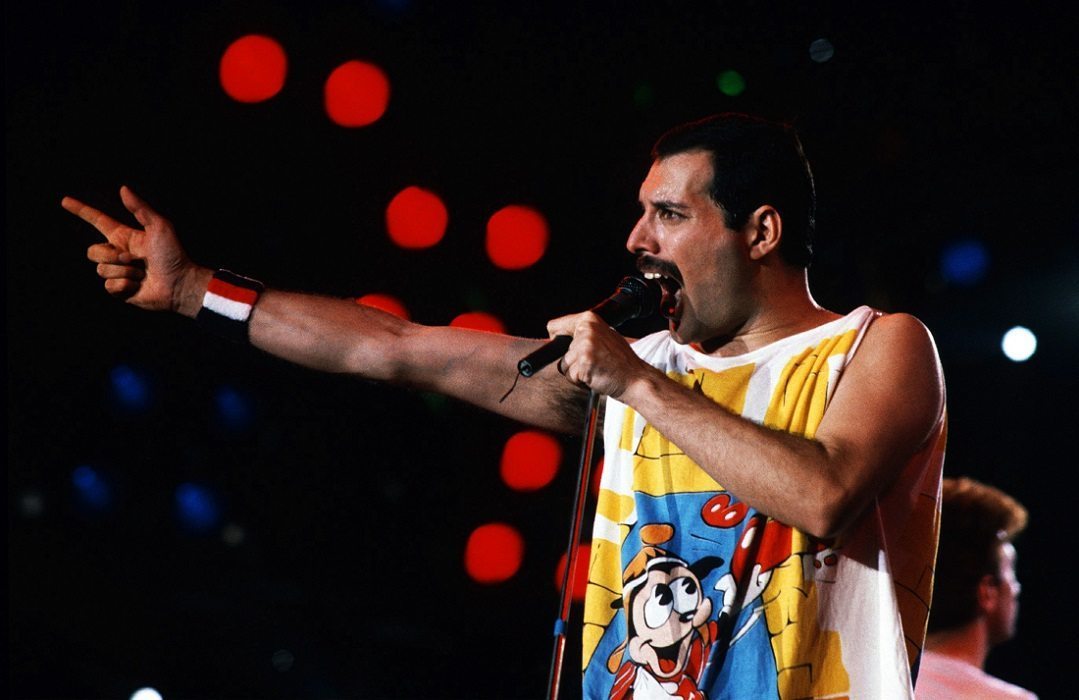 La película de Freddie Mercury tiene nuevo guionista