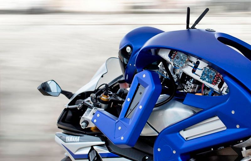 Yamaha MotoBot - Robot que corre motora
