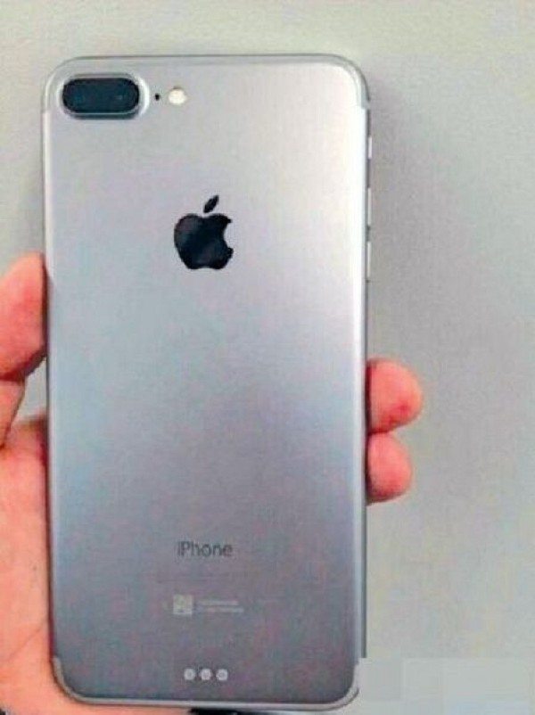 iPhone 7 con Smart Connector y doble cámara filtrado