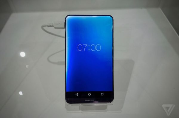 Sharp crea la primera pantalla con esquinas redondas.